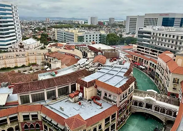Venice Luxe Canal View, Pool, Kitchen, Canal Mall Access For 3 Guests Only * Manila