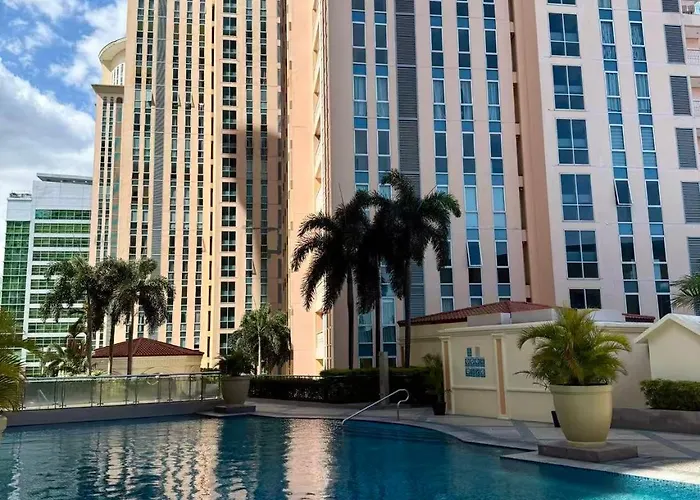 Venice Luxe Canal View, Pool, Kitchen, Canal Mall Access For 3 Guests Only