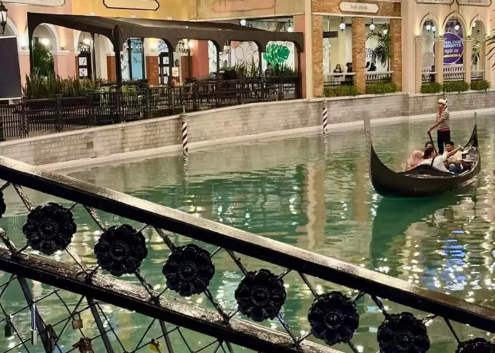 Apartment Venice Luxe Canal View, Pool, Kitchen, Canal Mall Access For 3 Guests Only *