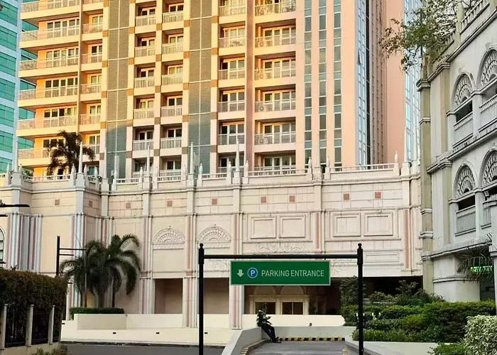Venice Luxe Canal View, Pool, Kitchen, Canal Mall Access For 3 Guests Only Manila